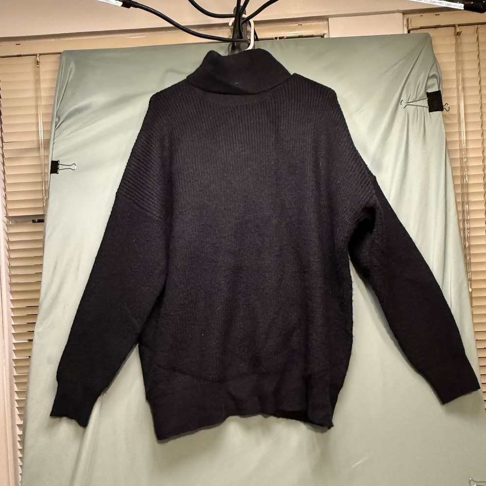 Forever 21 Ambiance Stretchy Long Sleeve Solid Black Turtleneck Knit Top Size M